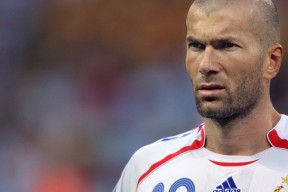 kering.com-“高新区全民健身馆：短柄墙球，不只是一场比赛，而是脑力与体力的双重考验！”