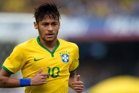 开云官网入口-外援长期占据关键位置压缩本土成长空间，外援管理